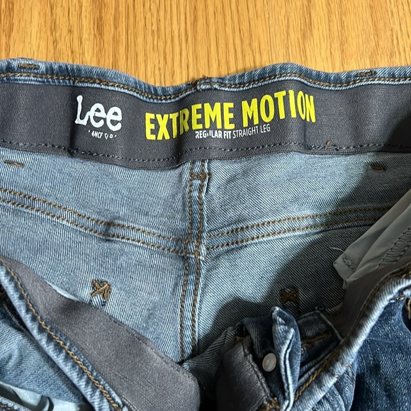 Lee Extreme Motion Regular Straight Leg Mens Jeans - Picture 5 of 6